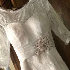 Wedding dress quarter sleeves never worn!